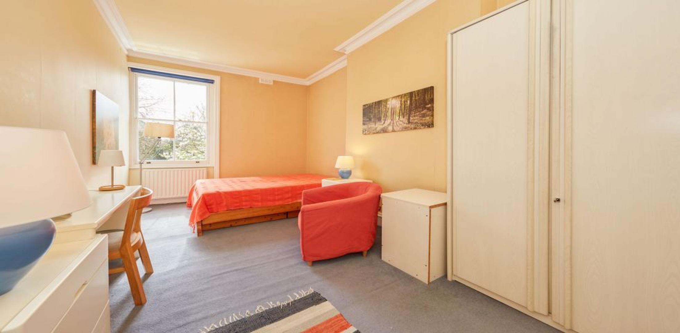 			3 Bedroom, 1 bath, 1 reception Flat			 Aberdare Gardens, WEST HAMPSTEAD